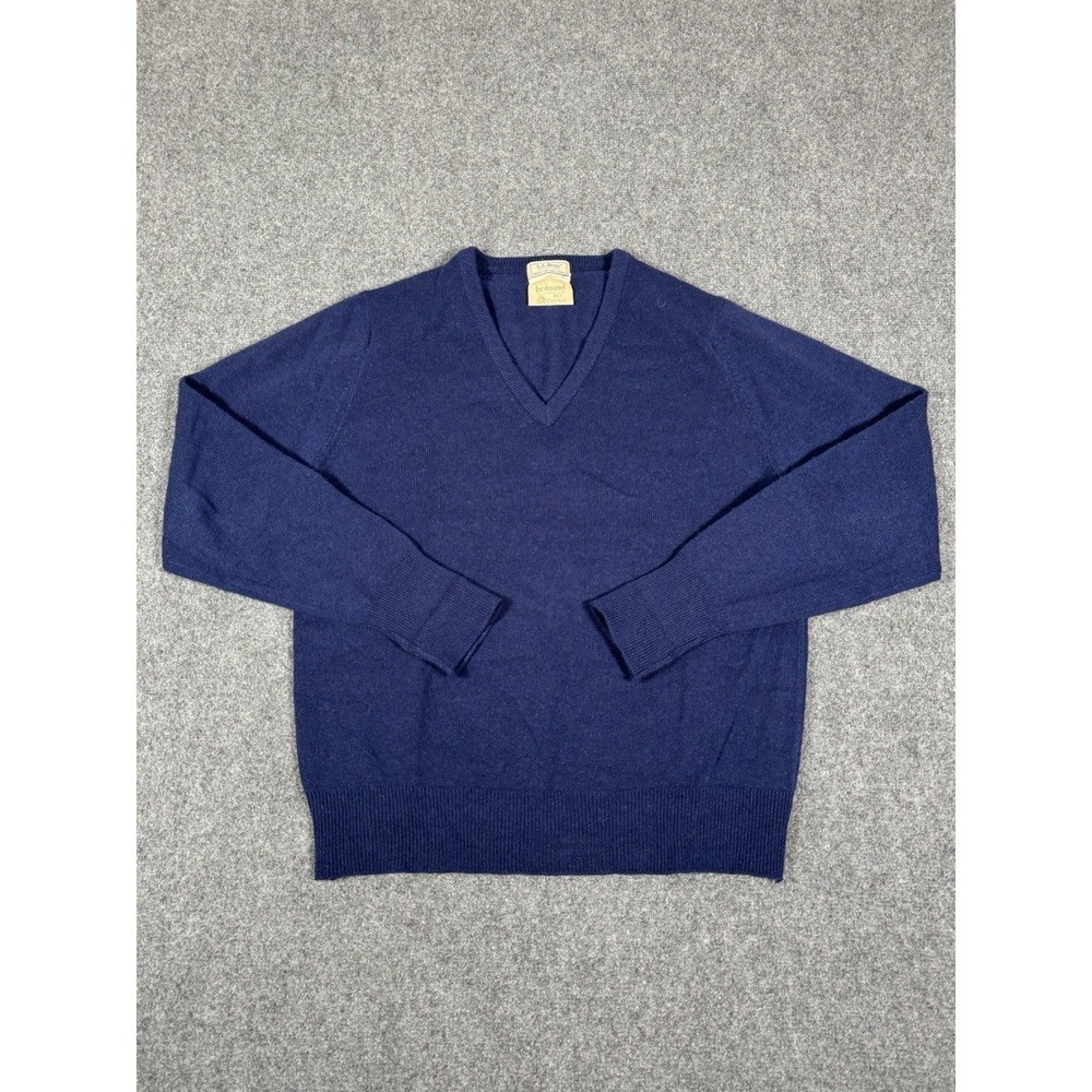 LL Bean Sweater Mens Medium Blue Lambs Wool Knit V-Neck England Long Sleeve